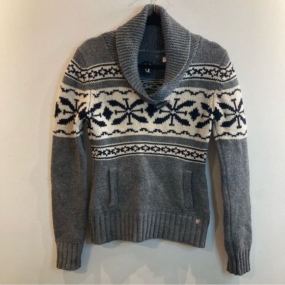 ARITZIA TNA Sz M 100% Lambswool Turned Collar Classic Pockets Sweater - Picture 2 of 9